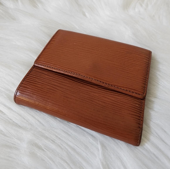 ❌SOLD❌ 🤎LV Epi Elise🤎 - Picture 3 of 11